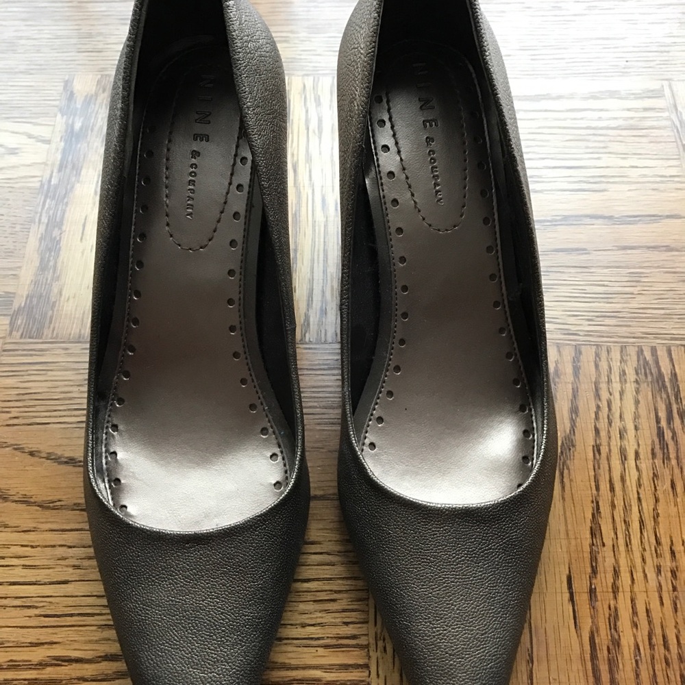 Nine and Co. Antique Gold Heels