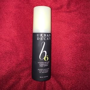 Urban decay vitamin-infused complexity prep spray