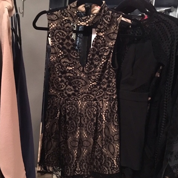 ❌ NO OFFERS ❌BLACK AND TAN LACE CHOCKER ROMPER - Picture 4 of 4