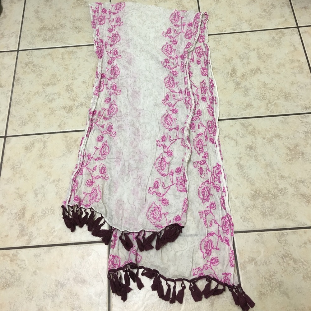 Classy fun scarf with Pom poms