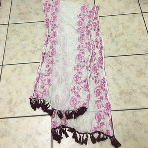 Classy fun scarf with Pom poms