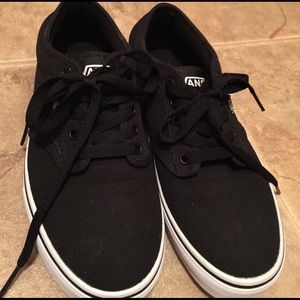 Men's size 8 Canvas Black White Vans
