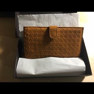 SOLD! New Authentic Bottega Veneta Medium Wallet