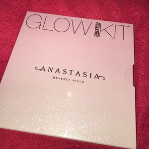 Anastasia Beverly Hills glow kit SWEETS