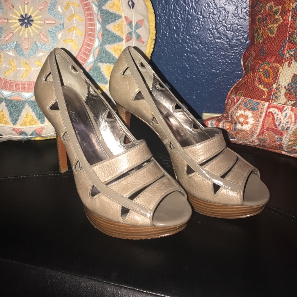 Calvin Klein Heels Style: Rikki Color: Morel