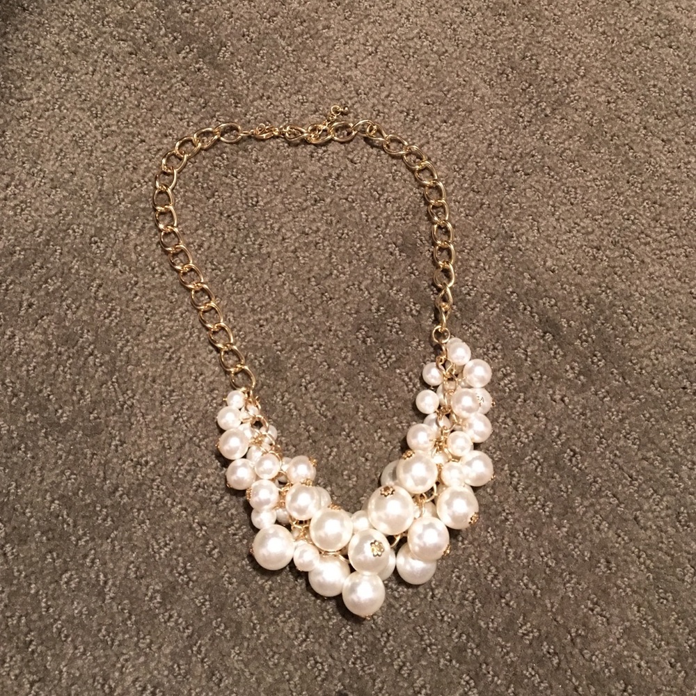 Gold and pearl necklace NWOT