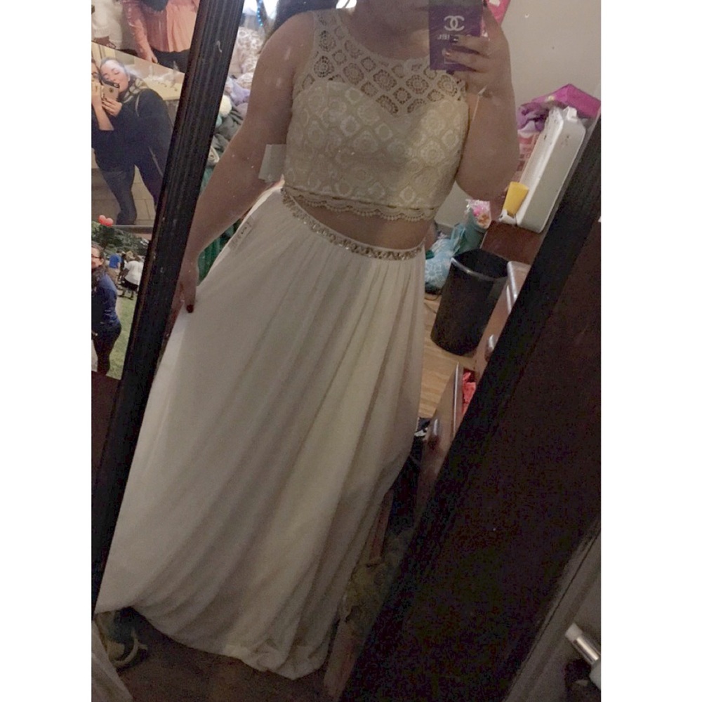 PROM DRESS - Picture 2 of 2