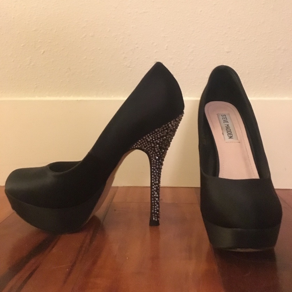 Steve Madden Party Pumps
