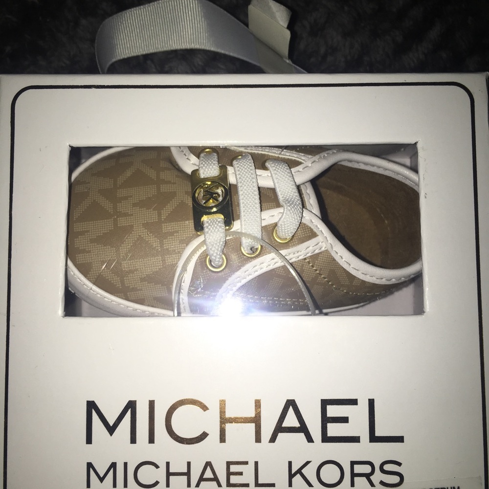 ❌SOLD❌ Brand New Michael Kors infant shoes size 4