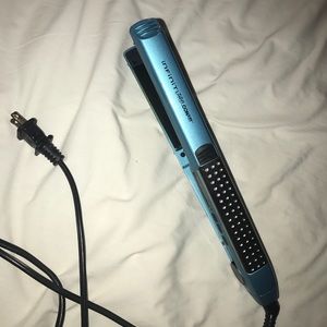 Infiniti Pro Conair Flat Iron