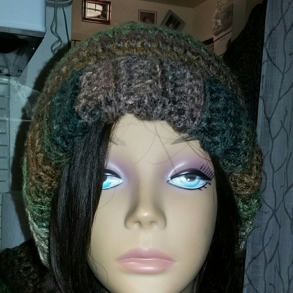 Army colors hat and scarf set