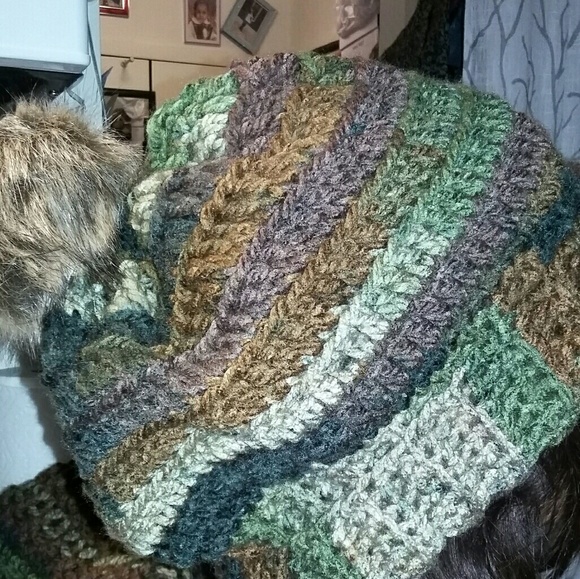 Army colors hat and scarf set