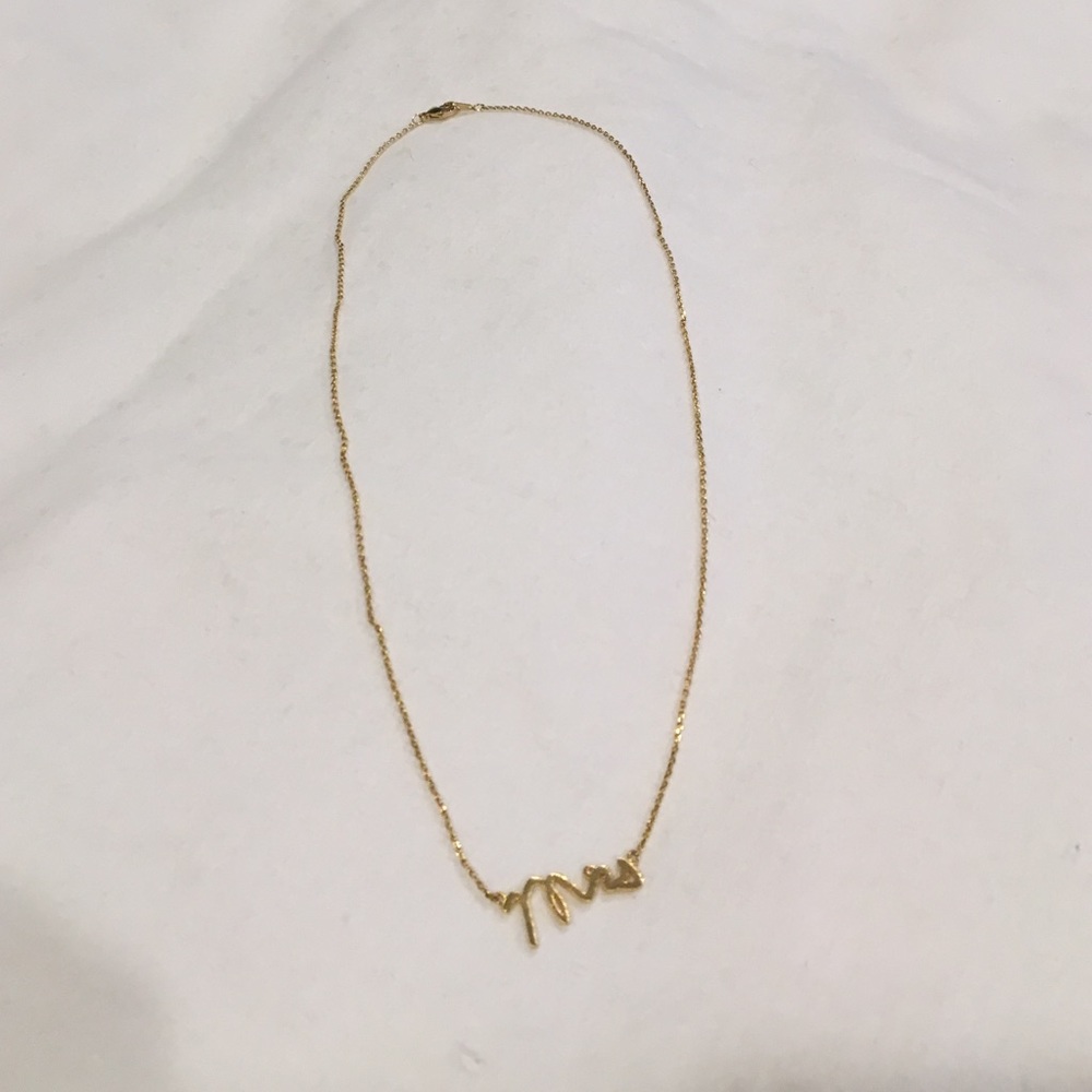 Dainty "Mrs" necklace