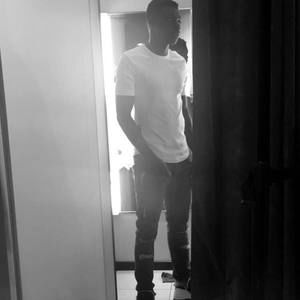 Meet your Posher, Emmanuel