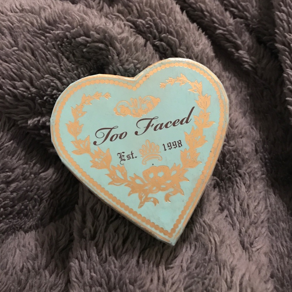 Too faced bronzer
