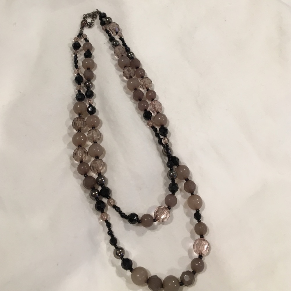 Double strand bead necklace