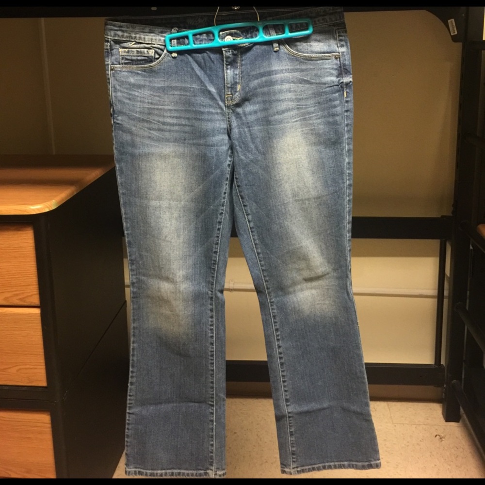 Mossimo Mid-Rise Bootcut Women's jeans