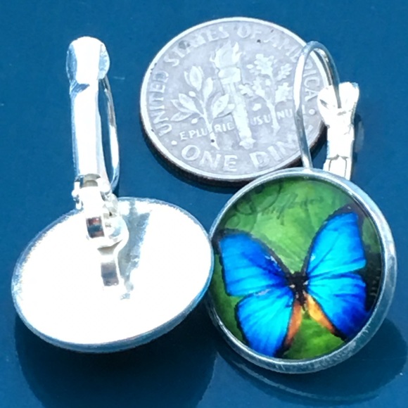 Beautiful butterfly 🦋 earrings - Picture 3 of 3