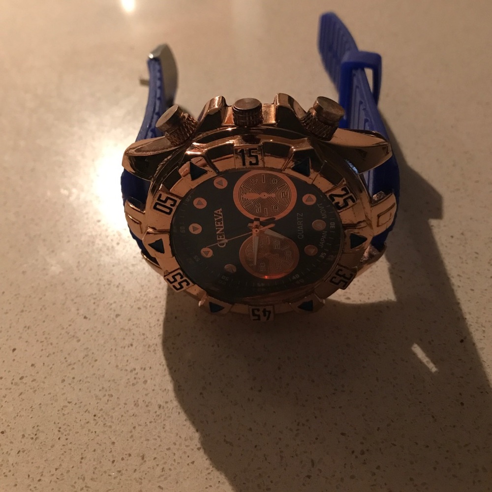 Blue rubber Geneva watch