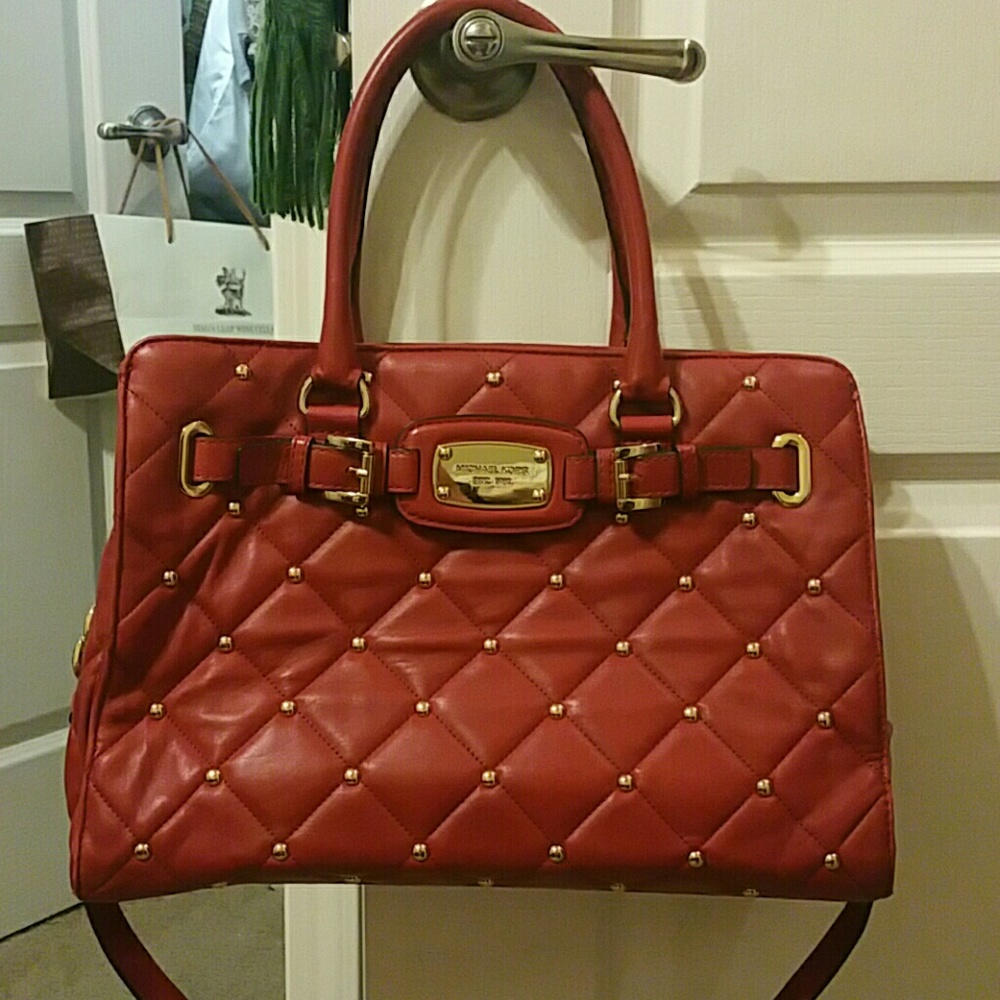 FINAL PRICE Quilted Michael Kohrs shoulder bag