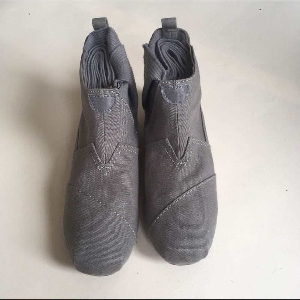 Rare Womens TOMS sz 6 Wrap Boots