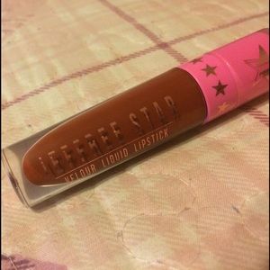 Jeffree Star liquid lipstick in Unicorn Blood