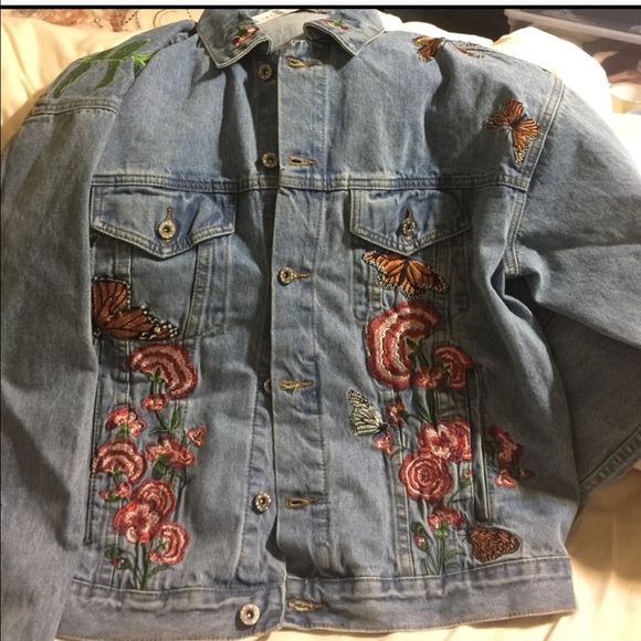 Last One!! LF butterfly Embroidered denim - Picture 2 of 2
