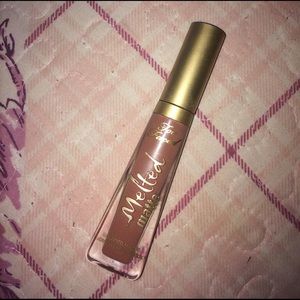 Too Faced liquid lipstick in Cool Girl