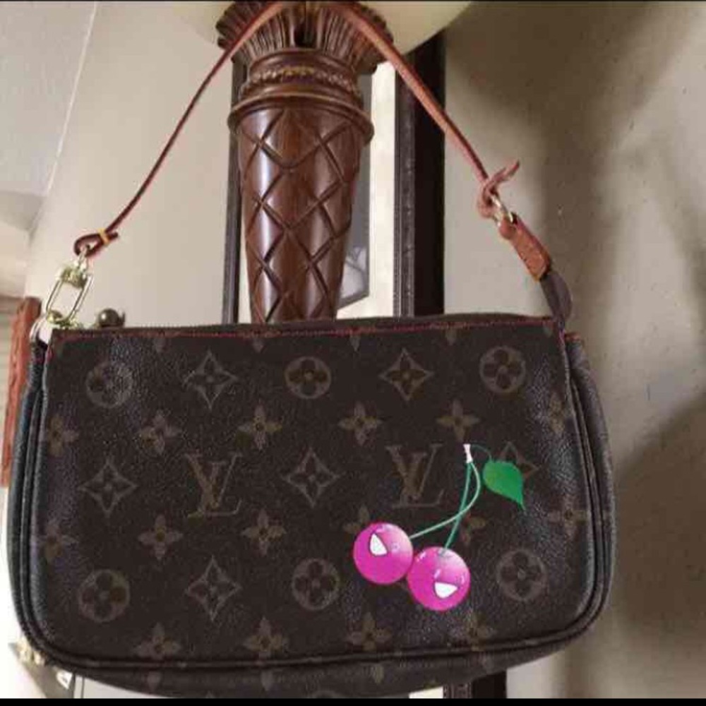 Louis Vuitton small pouch