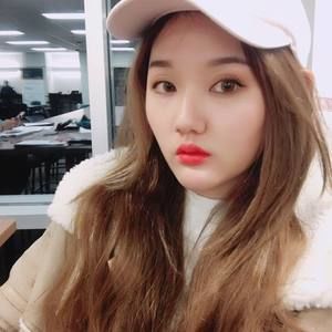 Meet your Posher, Lucy