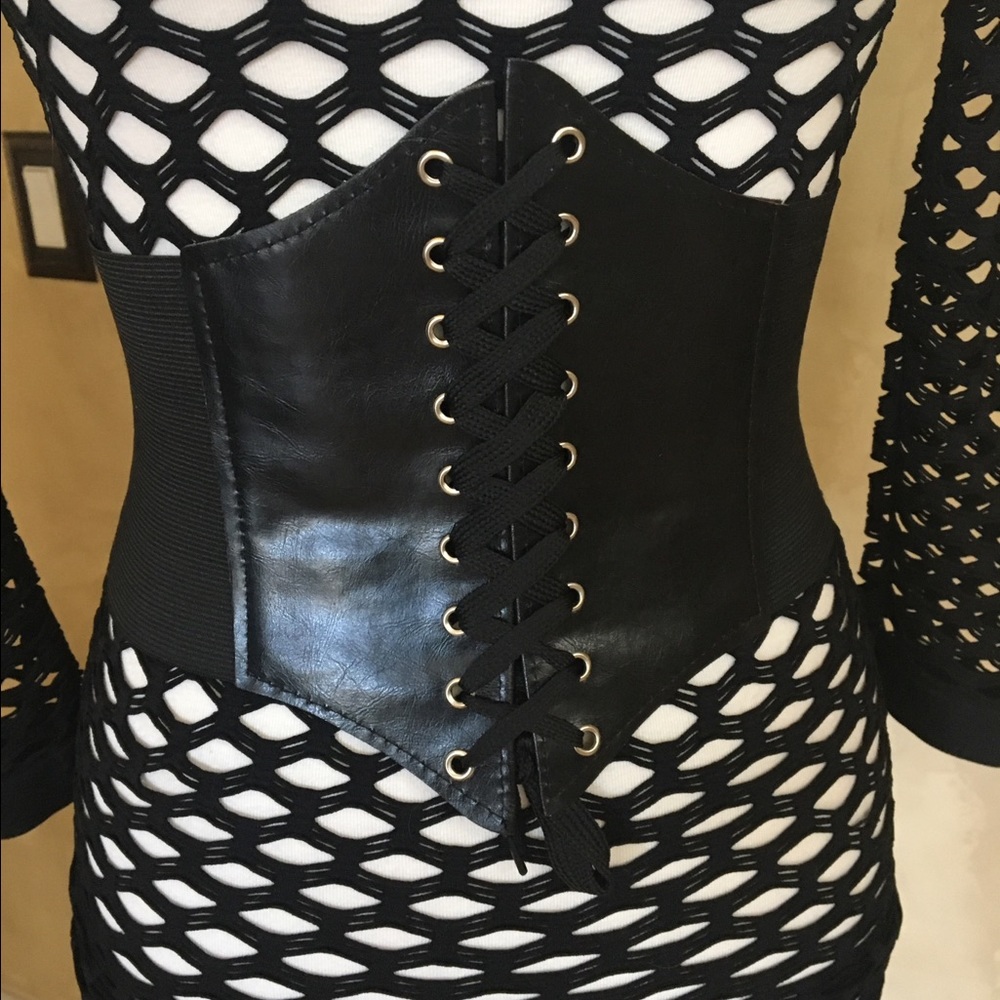 One left ππBlack wide corset belt ππ - Picture 2 of 6