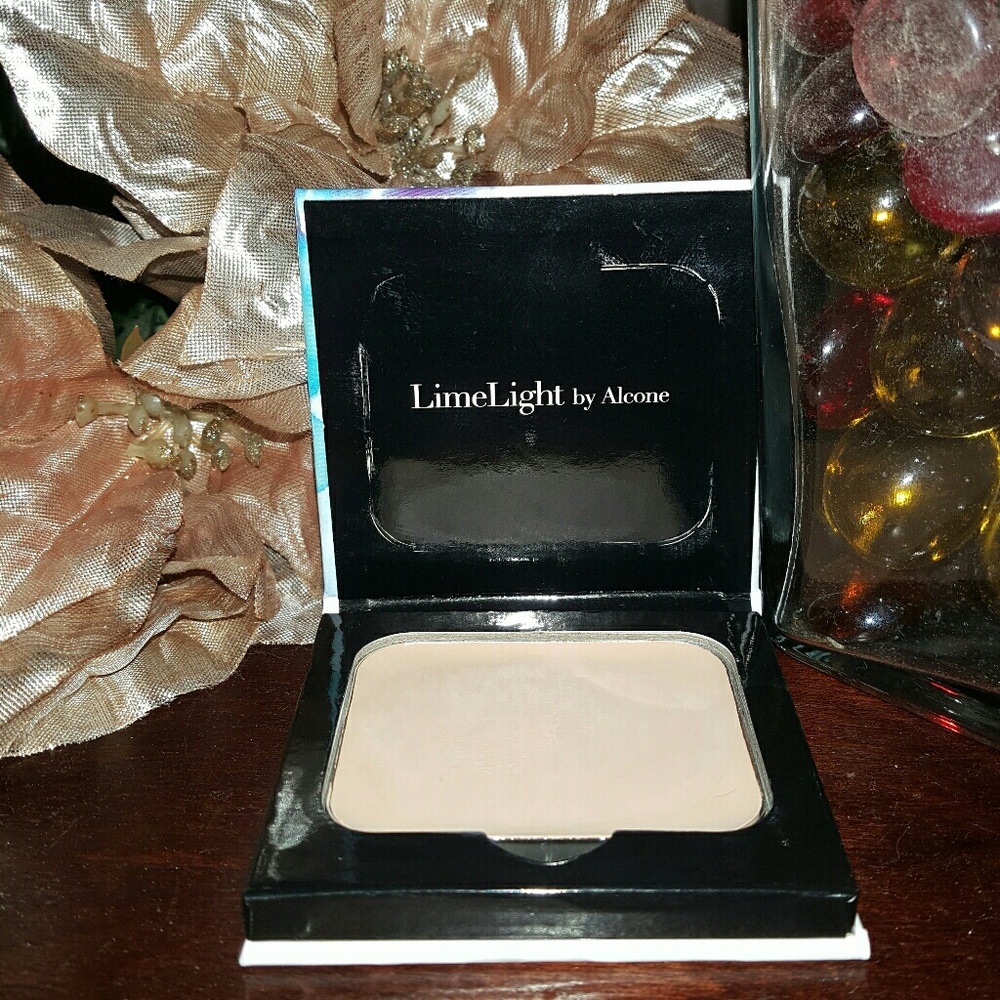 Limelight by Alcone Foundation creme