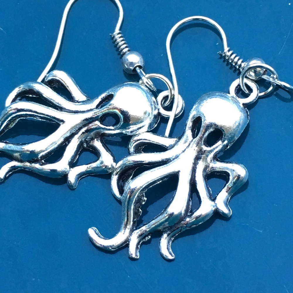 Silver octopus 🐙 earrings