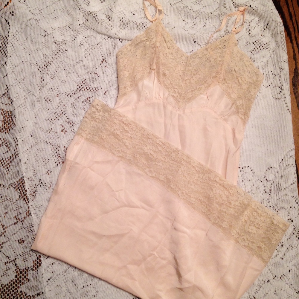 Authentic Vintage Light Pink Slip Size S