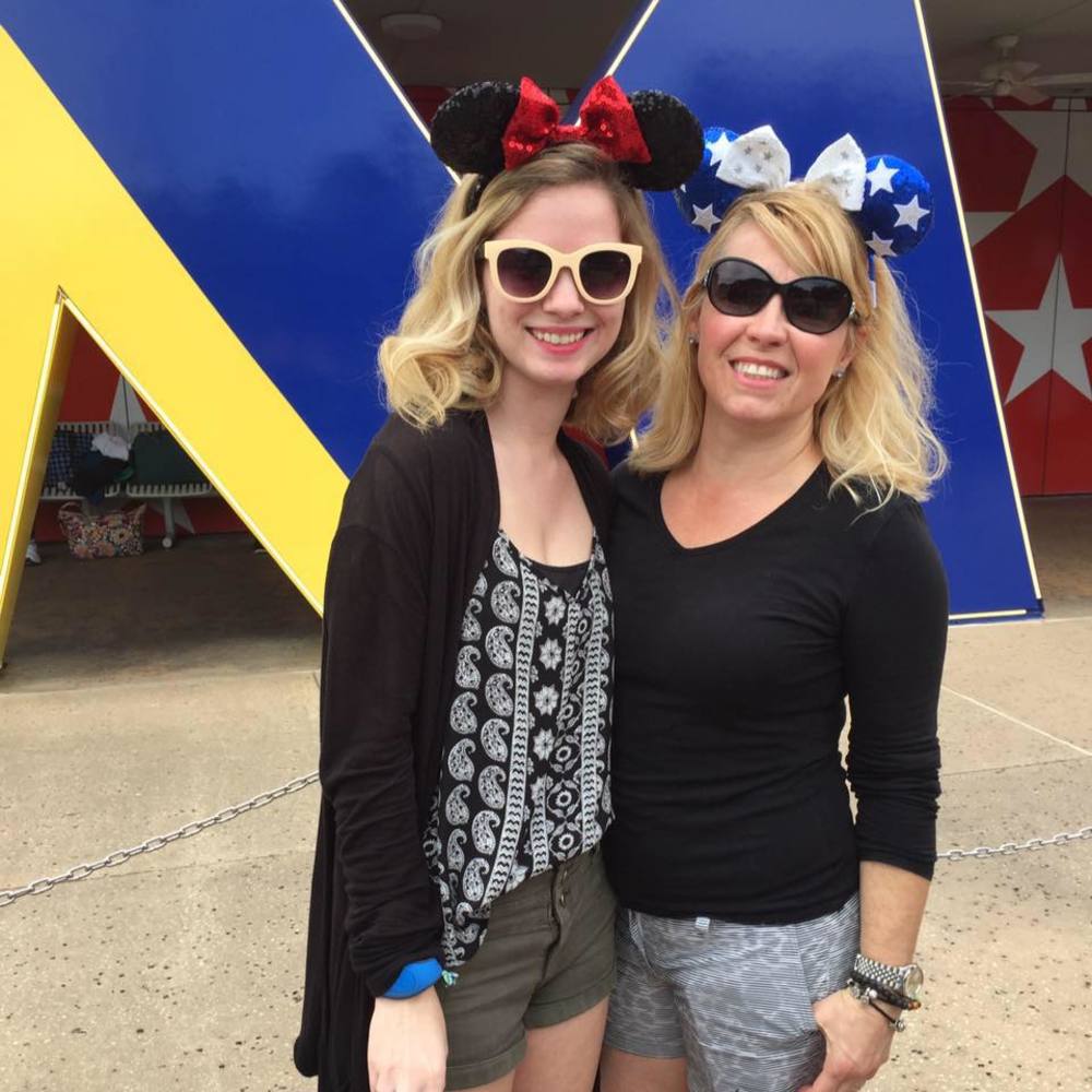 Meet your Posher, Loy