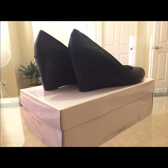Nine West Wedge Platform Heels, Size 6.5 - Picture 5 of 5