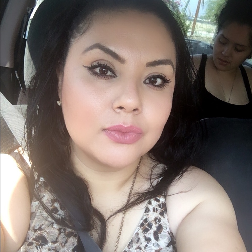 Meet your Posher, Dayana