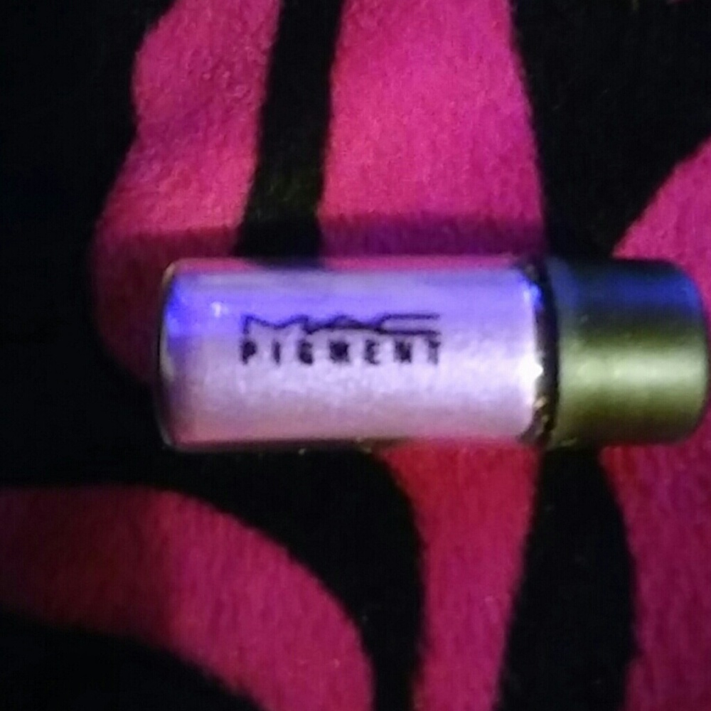 SOLD💜Mac Pigments in Violet / Silver Glitter!  🌹 - Picture 4 of 4