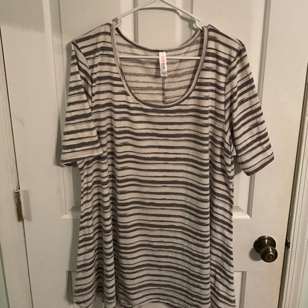 LuLaRoe Perfect T