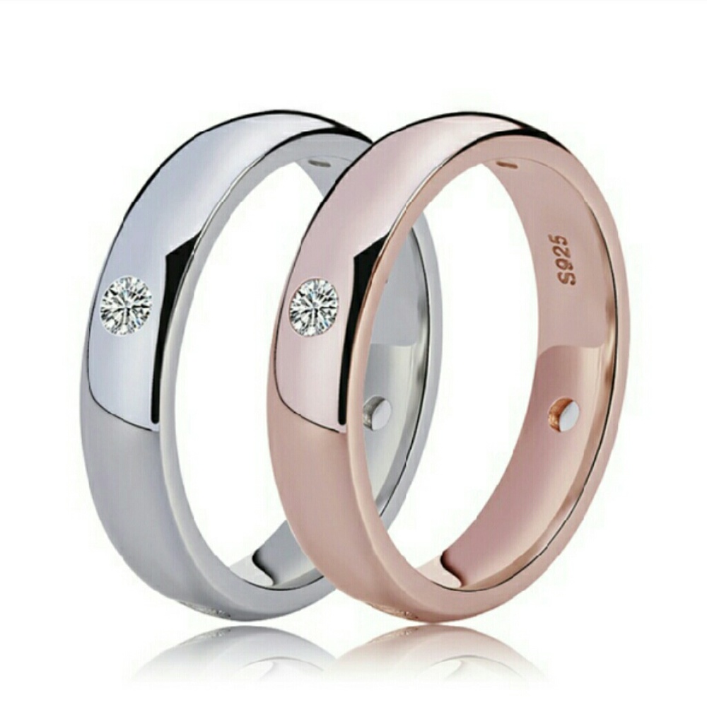 Elegant Rings with 4 Surrounding  Diamonds