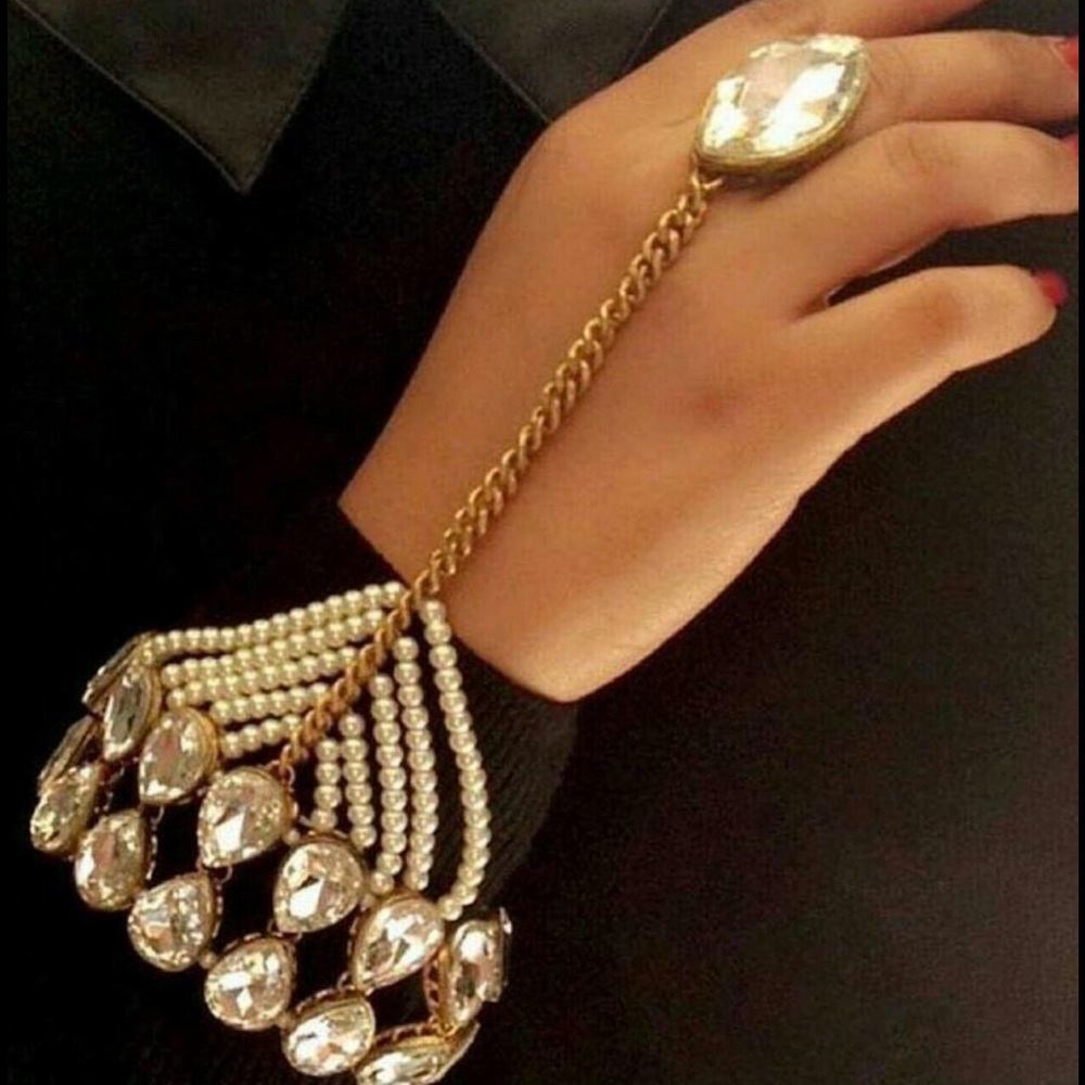 Hand harness