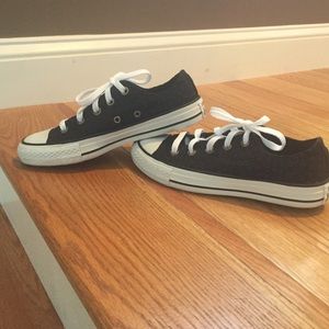 Black eyelet pattern chucks