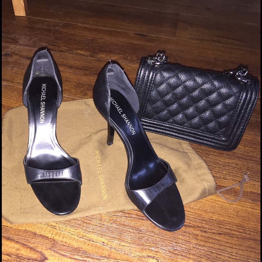 Michael Shannon shoes and Forever 21 bag