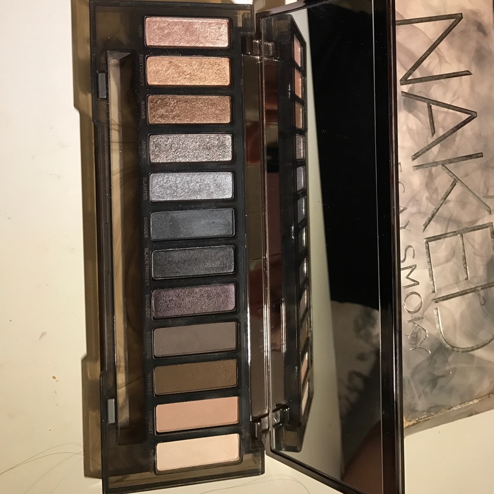 Urban decay naked smoky palette