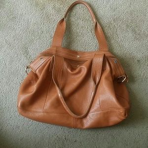 Cuore & pelle leather bag.