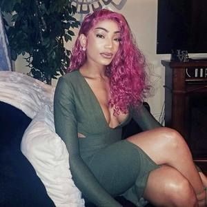 Meet your Posher, Andrenica