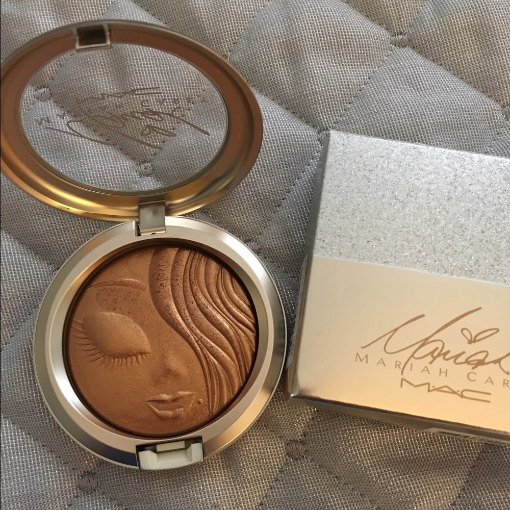 Mac limited edition Mariah Carey Highlighter!