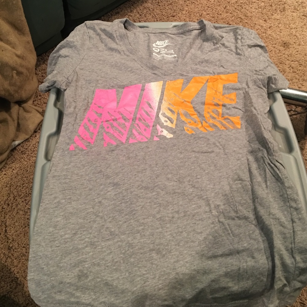 Buy 2 get 1 free**Women's slim fit medium Nike tee