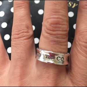 SALE!!!! AUthentic Tiffany&co vintage ring 💍