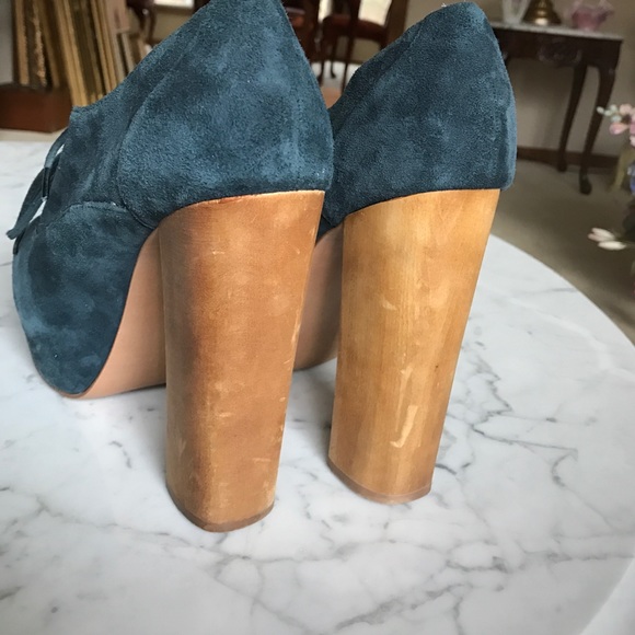 Steve Madden blue suede wooden heeled platforms - Picture 2 of 2